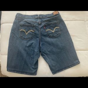 LEVI Denim shorts